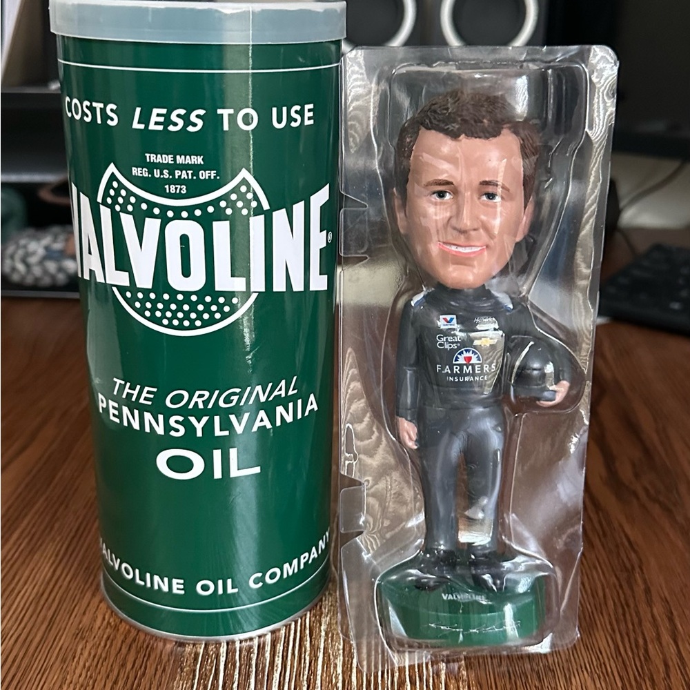 2016 NASCAR Kasey Kahne #5 Bobblehead with Vintage Valvoline Oil Can Replica